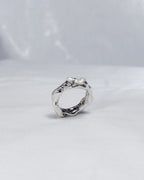 Molten Fluid Pearl Ring
