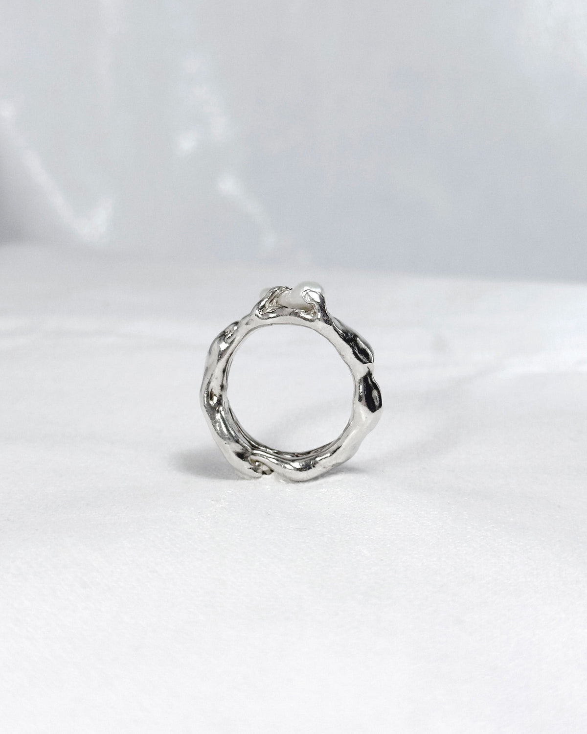 Molten Fluid Pearl Ring