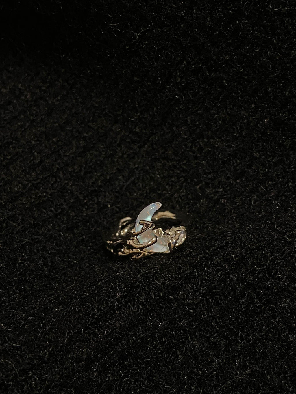 Molten Lunar Thorns Moon Ring